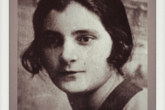 Анна Остановская